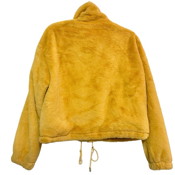 MISSGUIDED Yellow Oversized Cropped Faux Fur Bomber Jacket - Picture 5 of 9